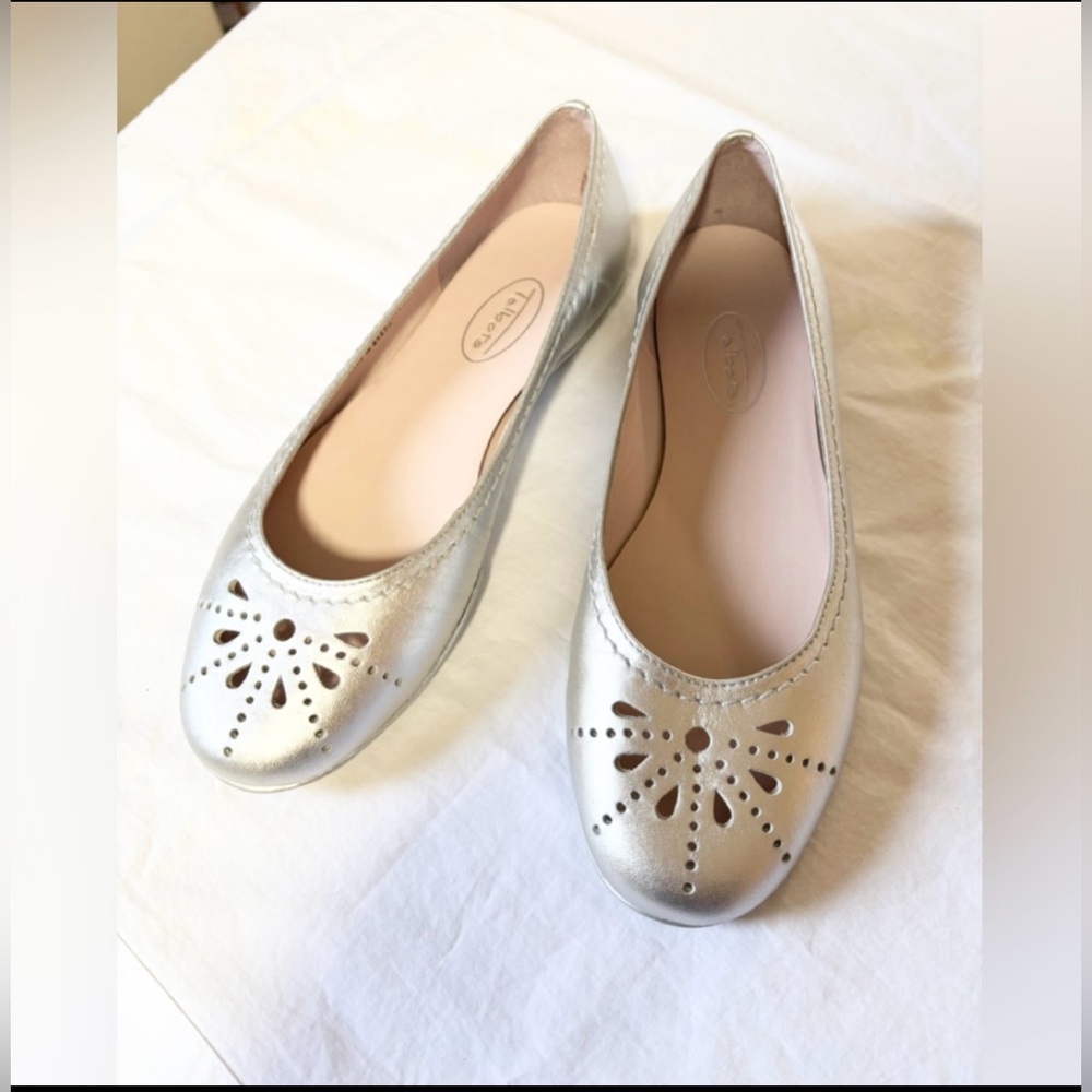 Talbots silver metallic ballet flats size 6.5